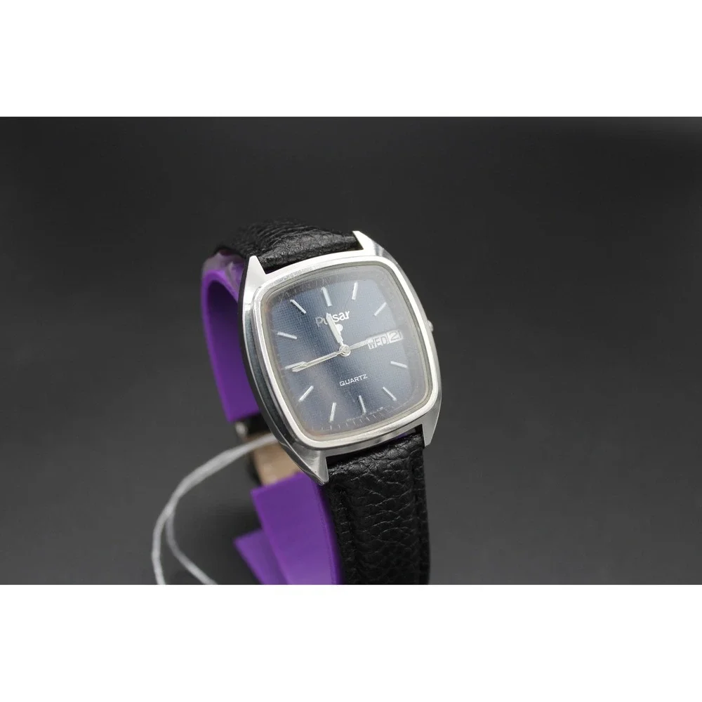 Vintage Pulsar 1990's 34mm Quartz Day-Date – Square Cushion Case – Textured Dial